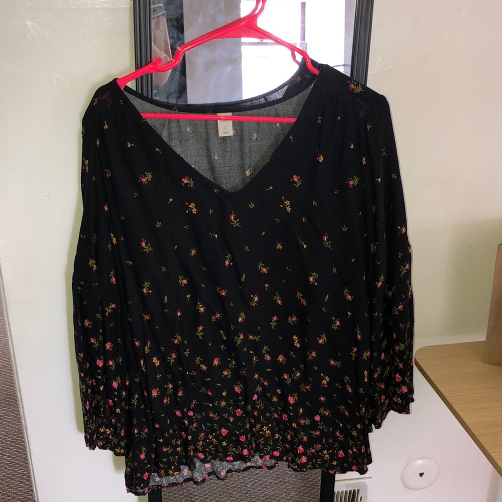 Black Floral Old Navy V-Neck Blouse